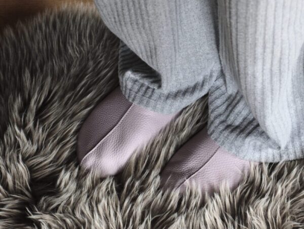Komfortiškos barefoot OmaKing odinės bekulnės šlepetės Sulbi