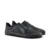 "Vivobarefoot Primus IV - tai modelis, skirtas natūraliam judėjimui ir jėgos stiprinimui įvairių treniruočių metu. Dėl lengvos konstrukcijos ir kvėpuojančios medžiagos šie bateliai užtikrina komfortą ir judesių laisvę, kartu leisdami tiesiogiai jausti žemę. Perdirbtų medžiagų naudojimas pabrėžia gamintojo įsipareigojimą siekti tvarumo.