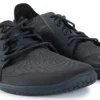 "Vivobarefoot Primus IV - tai modelis, skirtas natūraliam judėjimui ir jėgos stiprinimui įvairių treniruočių metu. Dėl lengvos konstrukcijos ir kvėpuojančios medžiagos šie bateliai užtikrina komfortą ir judesių laisvę, kartu leisdami tiesiogiai jausti žemę. Perdirbtų medžiagų naudojimas pabrėžia gamintojo įsipareigojimą siekti tvarumo.